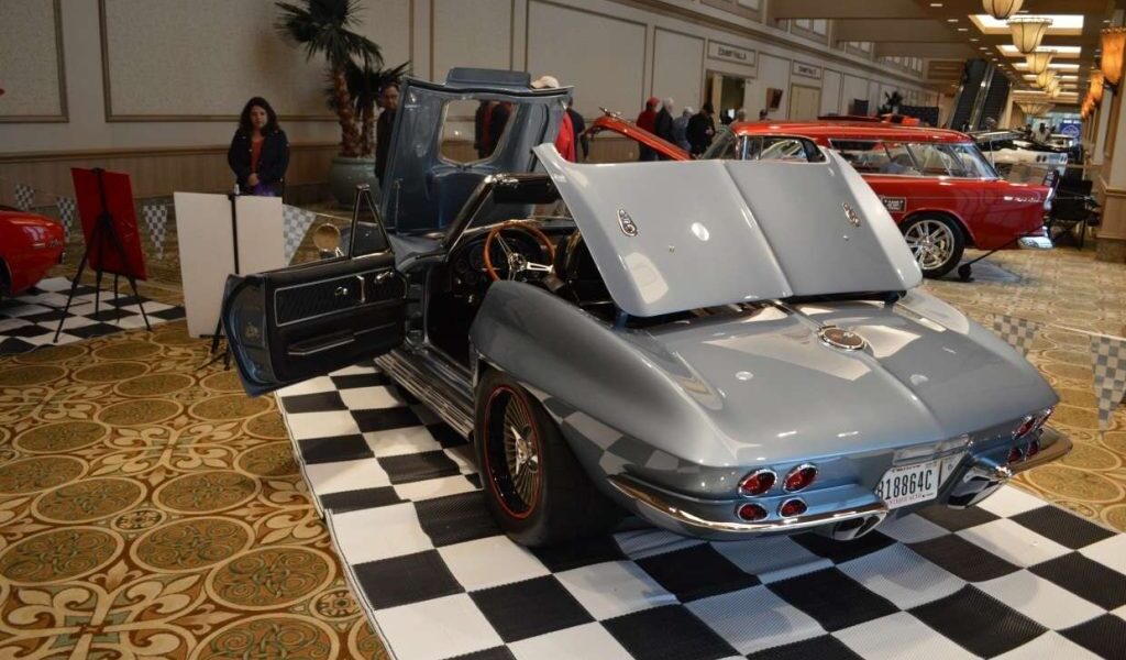 corvette chevy expo